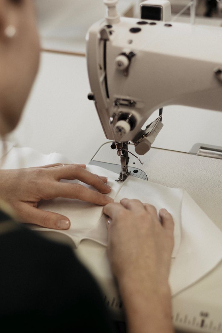 Precision sewing in the Suna Tekstil atelier